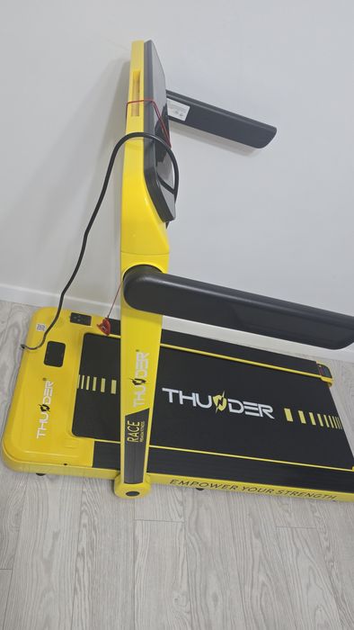 Banda alergat  Thuder