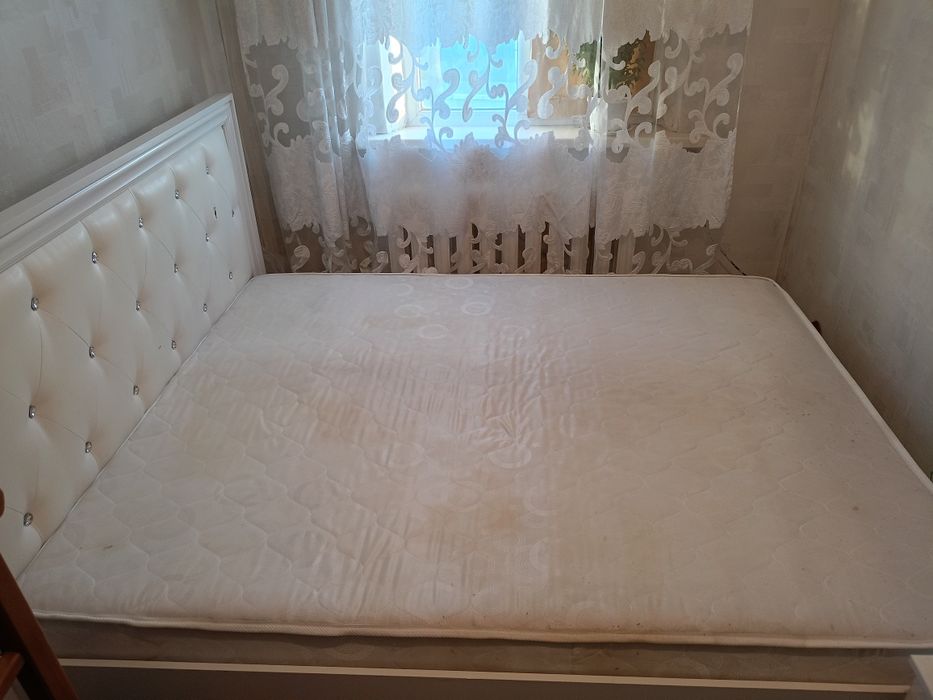 Продам двухспальную кровать