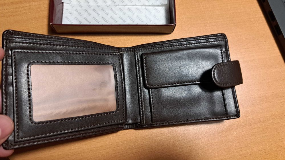 Нов кожен портфейл