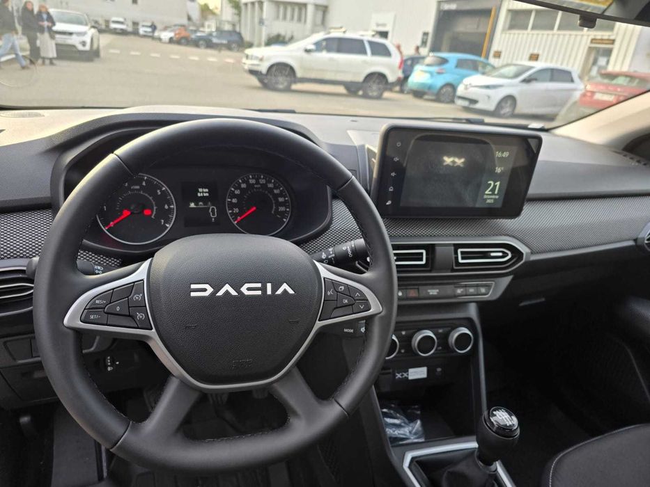 Închiriere masini ridesharing UBER-BOLT