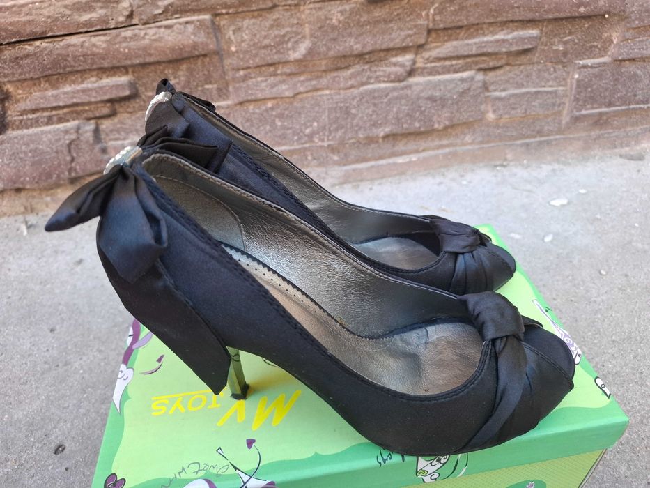 Дамски обувки на ток