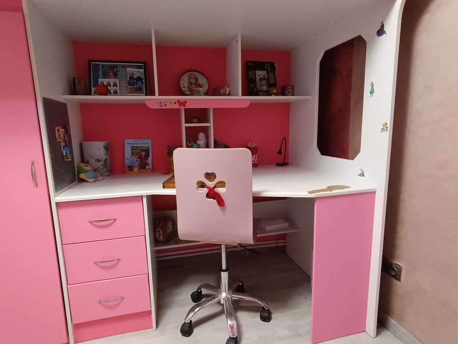 Mobilă de dormitor pentru fetițe