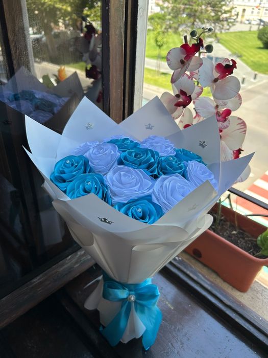 Buchet trandafiri satin