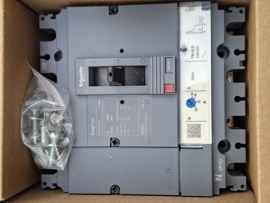 Intrerupatoare automate diferite marimi noi