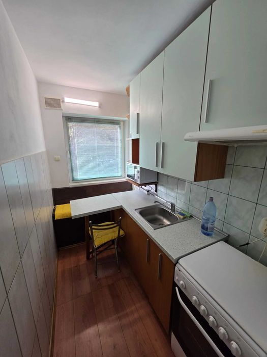Inchiriez apartament cu 3 camere  Cetatii, parter inalt, 60 MP