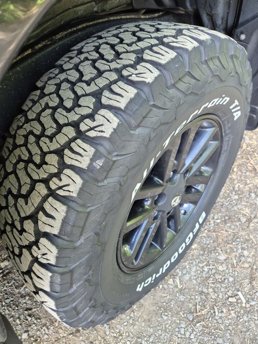 Продам 5 баллонов Bfgoodrich at ko2 265/70/17