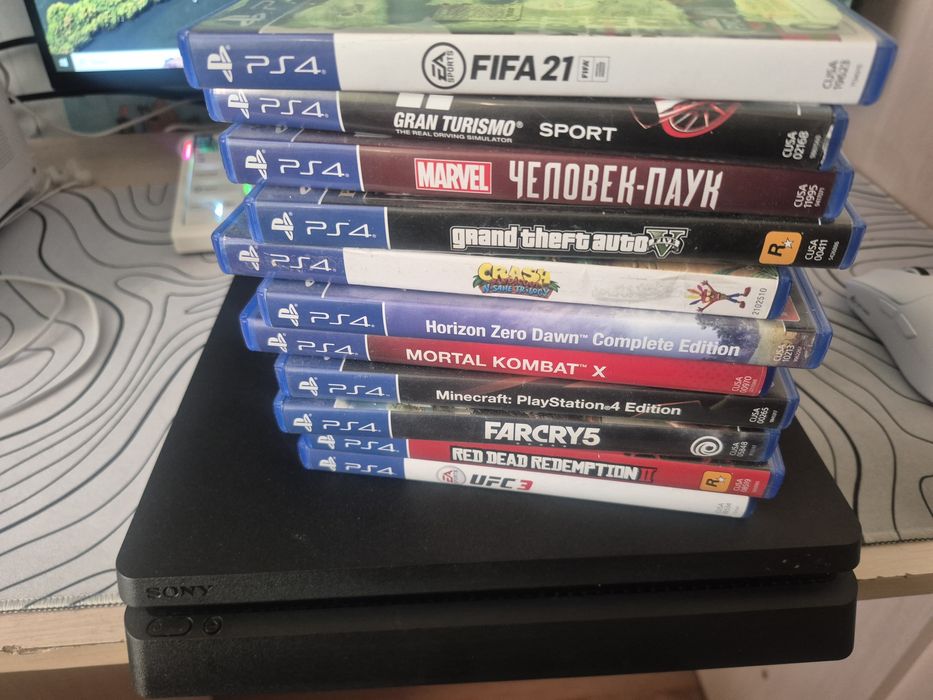 Продается пс 4 в хорошем состоянии
