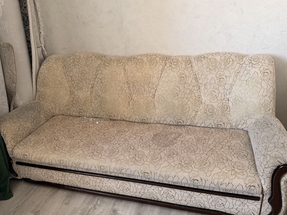 Продам диван с креслом