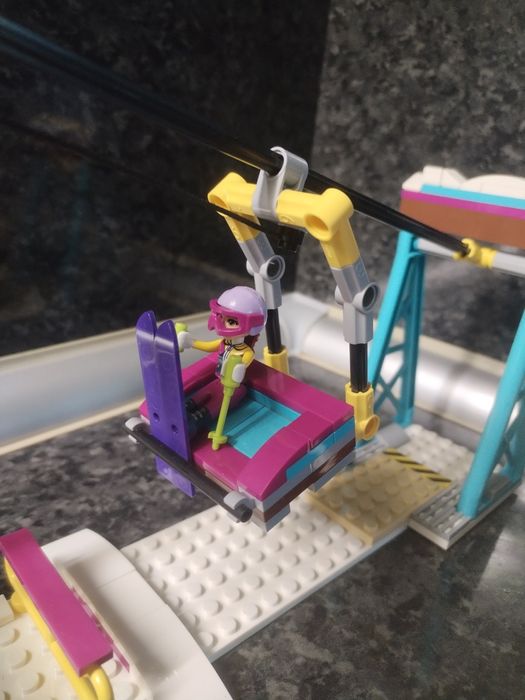 Конструктор LEGO Friends - Лифт в зимния курорт (41324)