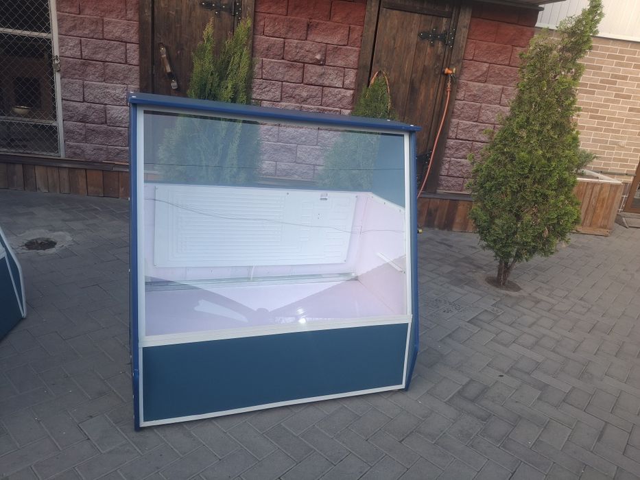 Витринный холодильник