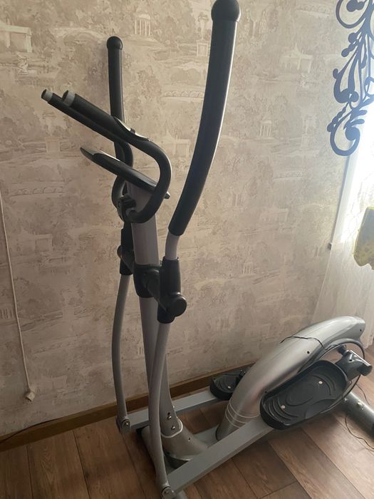 Эллиптический тренажёр