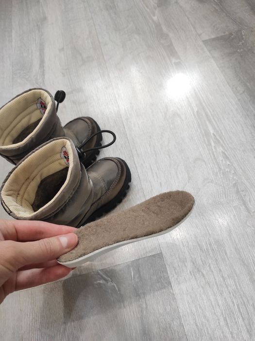 Продам детские сапожки