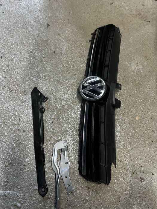 Grila  radiator vw golf 7.