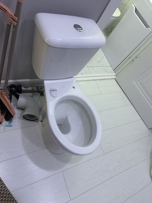 Унитаз в отличном состояний