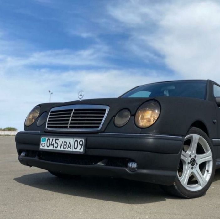 Передний бампер на мерседес w210 е55 amg