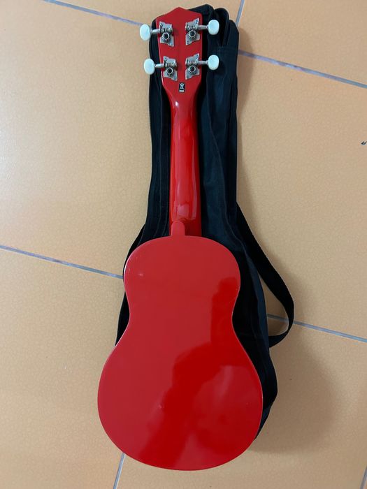 Ukulele Harley Benton – roșu, ca nou,  stare foarte bună!