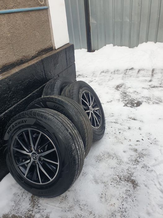 Продам диски с резиной стояли на Rav 4