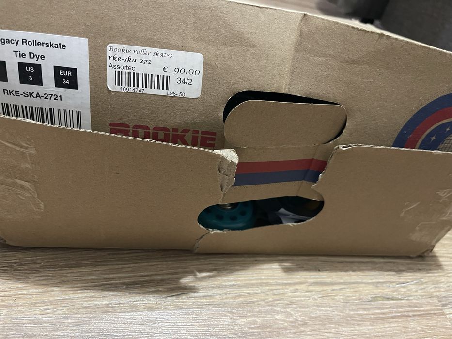 Role cu 4 roti.         Noi