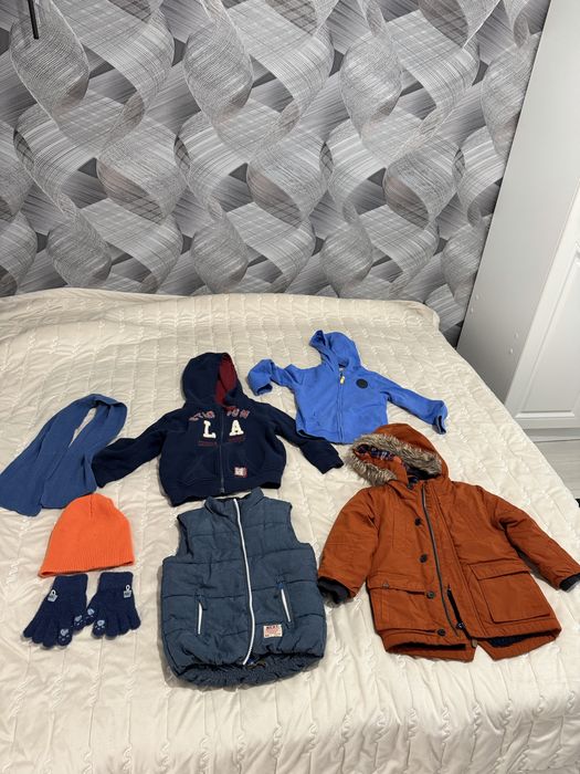 Отдам даром вещи на мальчика