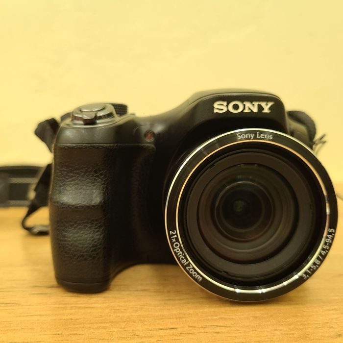 Продам фотоаппарат Sony cybershot DSC H-100