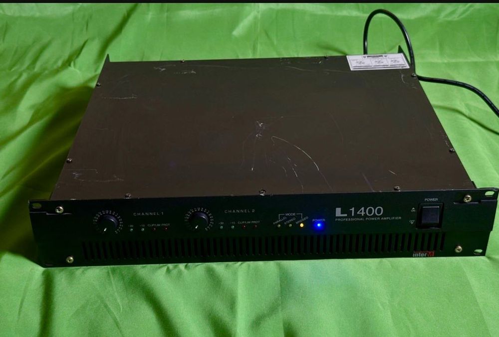 Професионален усилвател 1400 W