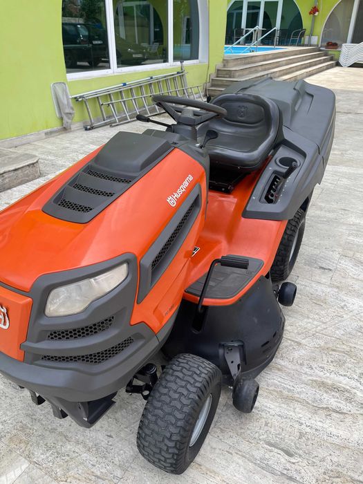Tractoras de tuns iarba Husqvarna tc