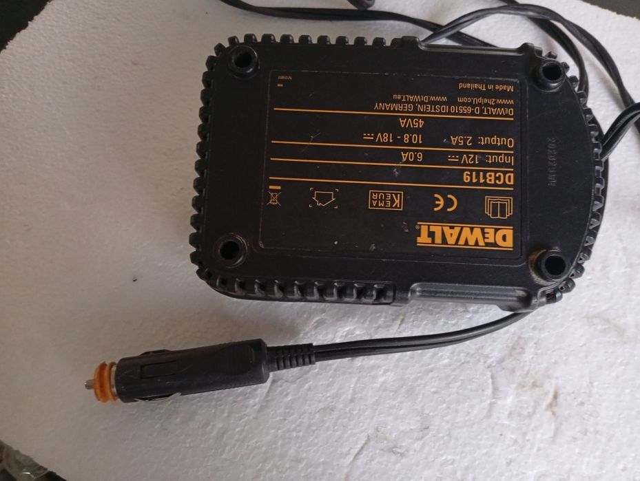 încărcător dewalt 18v la 12v auto