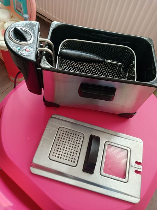 Friteuza  100 de lei