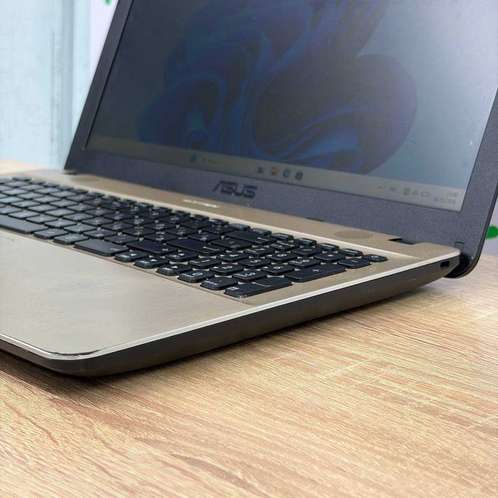ASUS X541 / Intel Celeron N3350 / 2 GB / SSD 128 GB