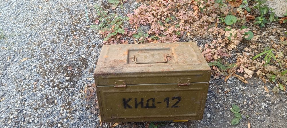 Военен - армейски сандък метален. Подходящ за декорация  или колекция .