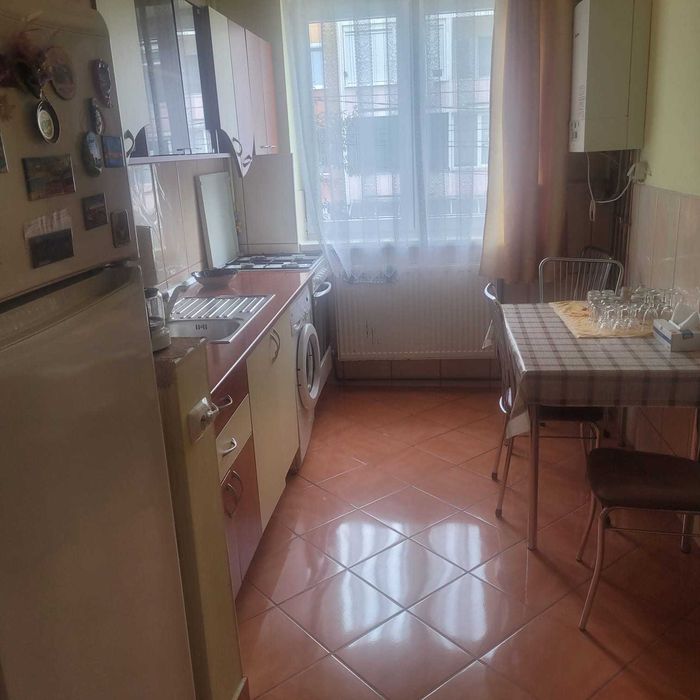 Inchiriez apartament