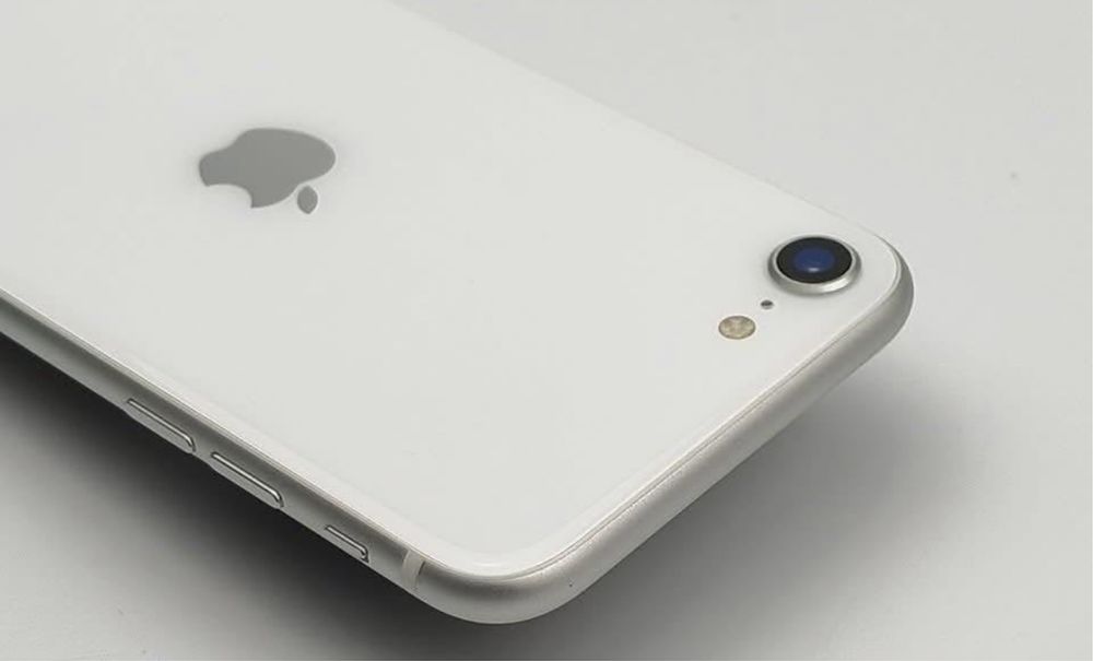 iPhone SE 3 • 2022 • ca NOU • 93% Bateria