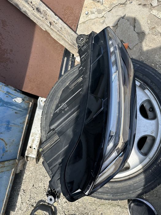 Audi Q5/SQ5 2022 Десен Фар Оригинален