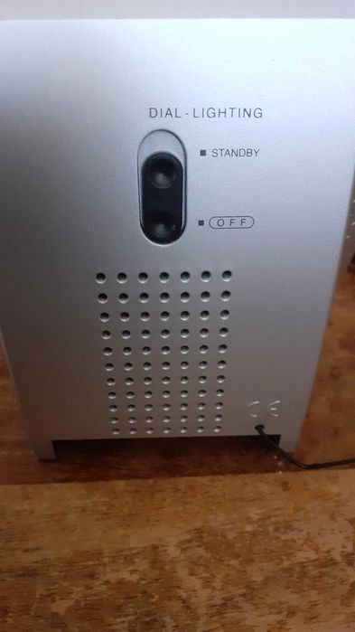 радио AM/FM със светеща ярко стрелка за настройване Италия