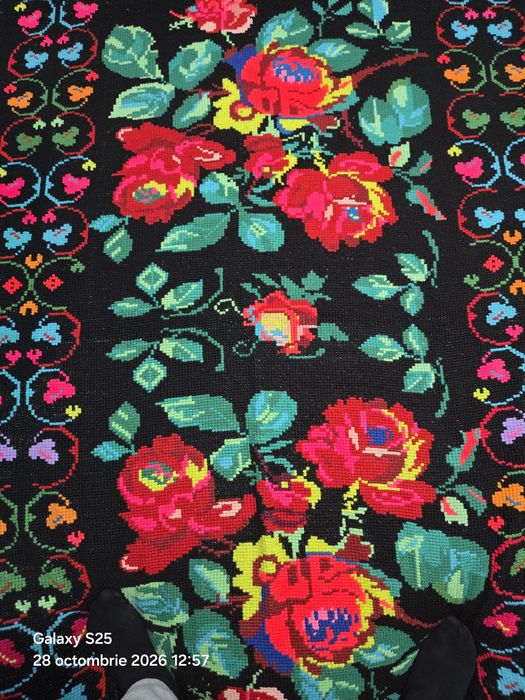 Carpetă cusută manual