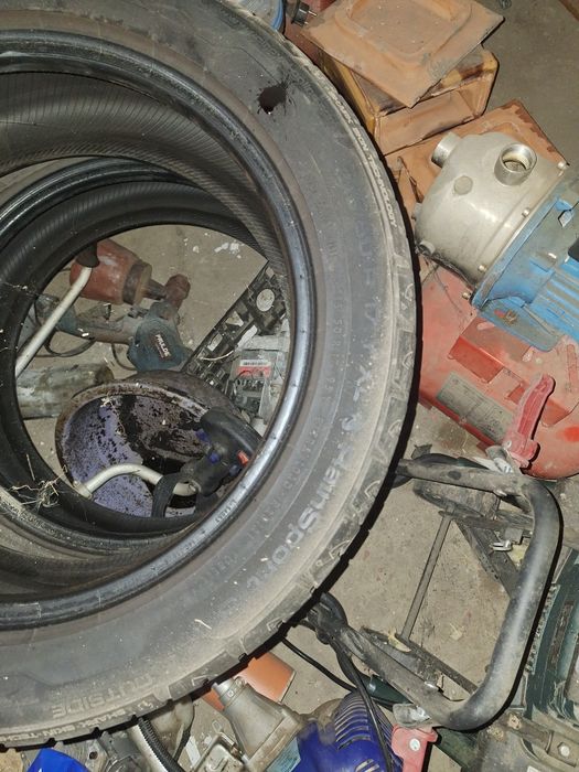 Vind 4 Caucicuri vara Secon Hand