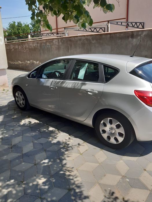 Vand Opel Astra J 2010