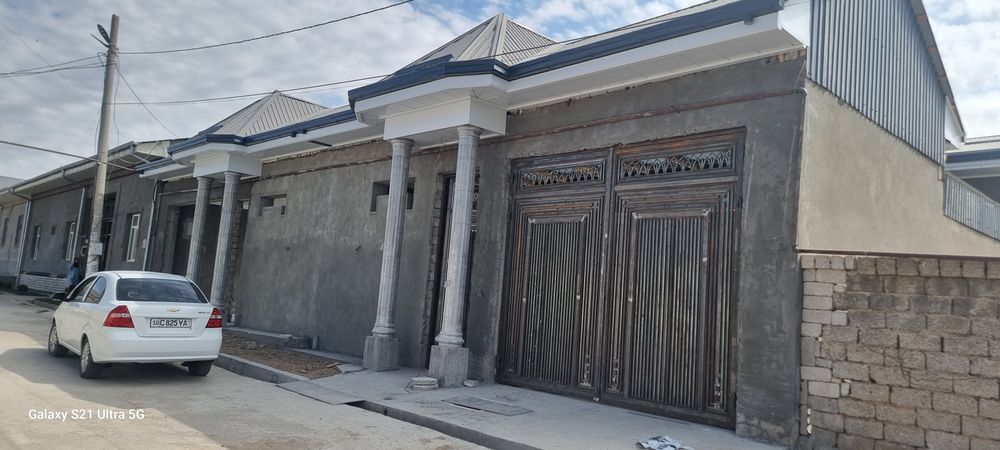 Уч кахрамон постидан отганда, обод махалласида  3 сотикли 2 та ёнма