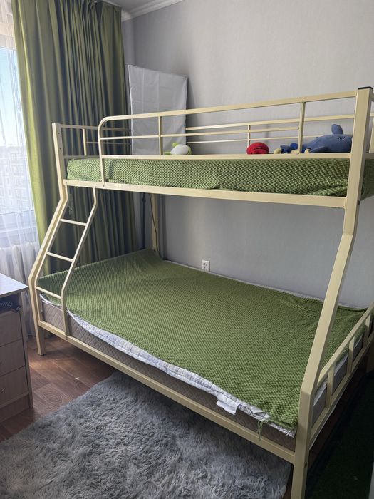 Продам 2х ярусный кровать