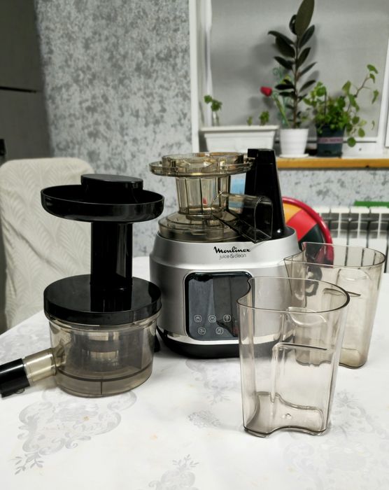 Шнековая соковыжималка Moulinex