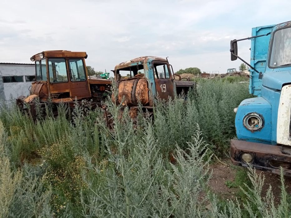 Продам гусеничный трактор