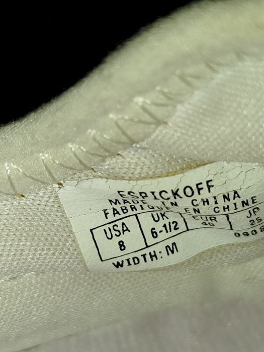 Женские кроссовки 40р