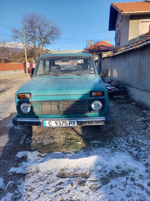 Лада Нива 1.7i 1.7кабуратор На части.