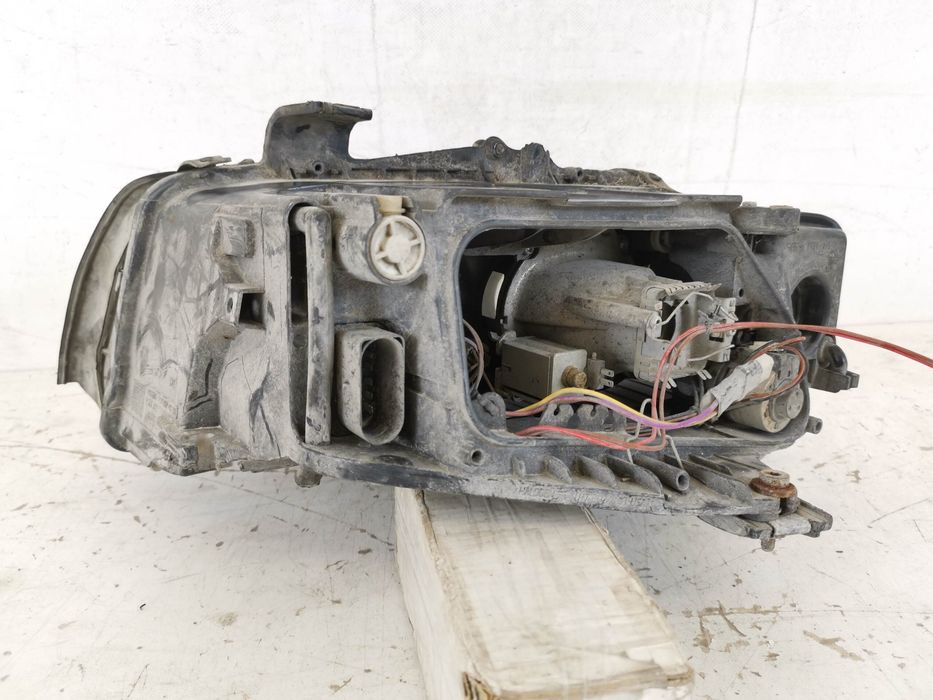 Десен фар с Bi Xenon / Desen far s Bi Xenon Audi A4 B6 [ - ] Оригинале