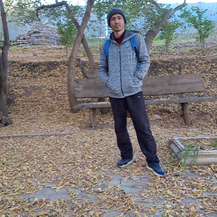 бесплатно девушке комната