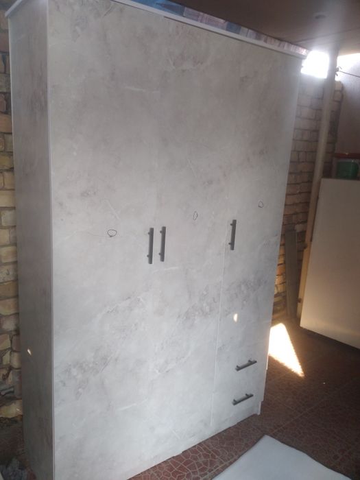 Продаётся 3 дверные шкаф новый с доставки