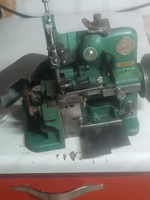 Оверлок сотилади мотори йук