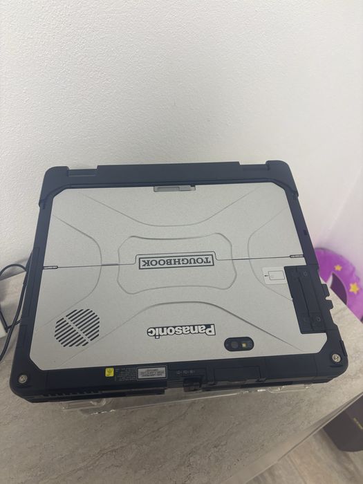 Leptop panasonic CF-VEK33