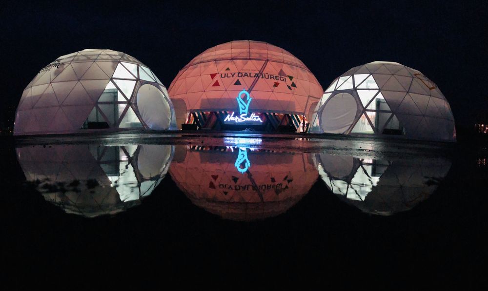 Глэмпинг и купольные конструкции