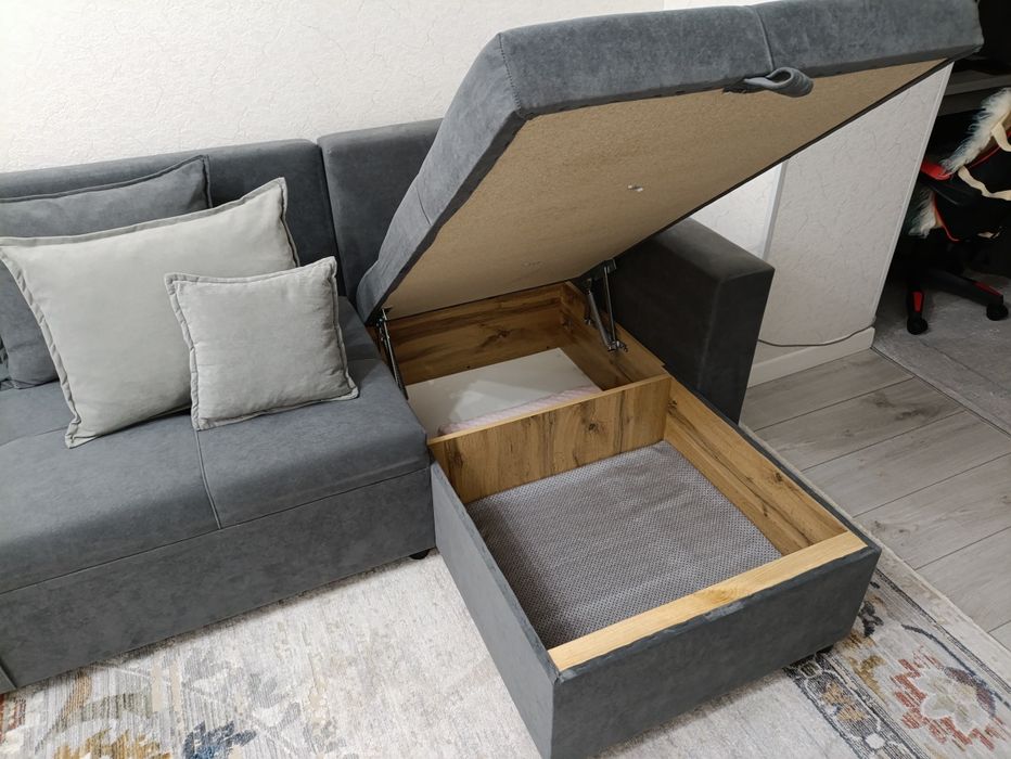 Продаём раскладной угловой диван